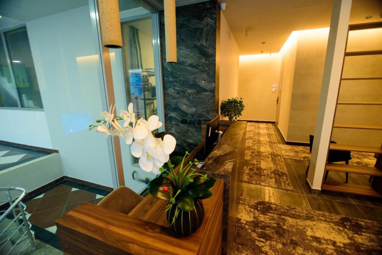 Hotel Zeneli Vlorë Extérieur photo