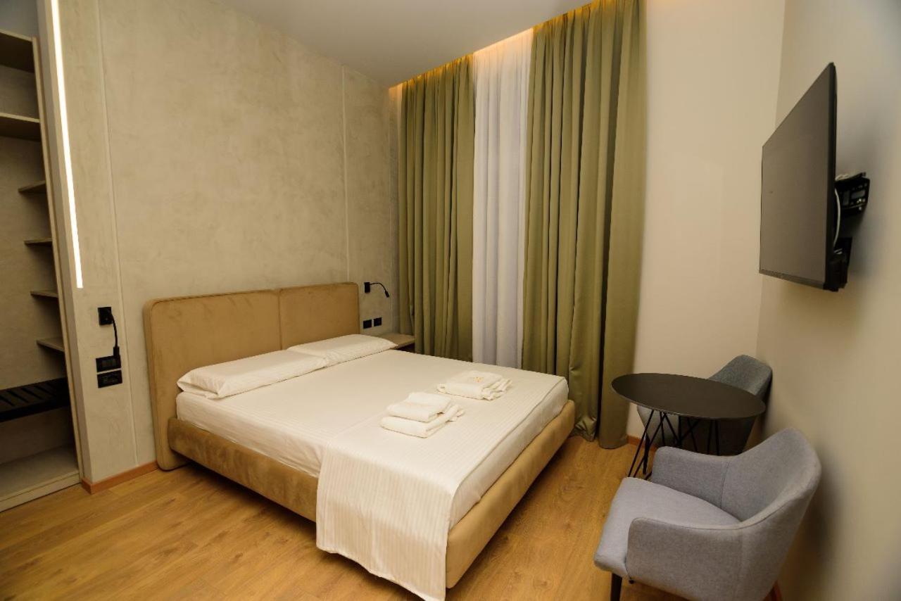 Hotel Zeneli Vlorë Extérieur photo