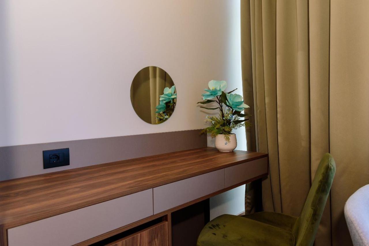 Hotel Zeneli Vlorë Extérieur photo