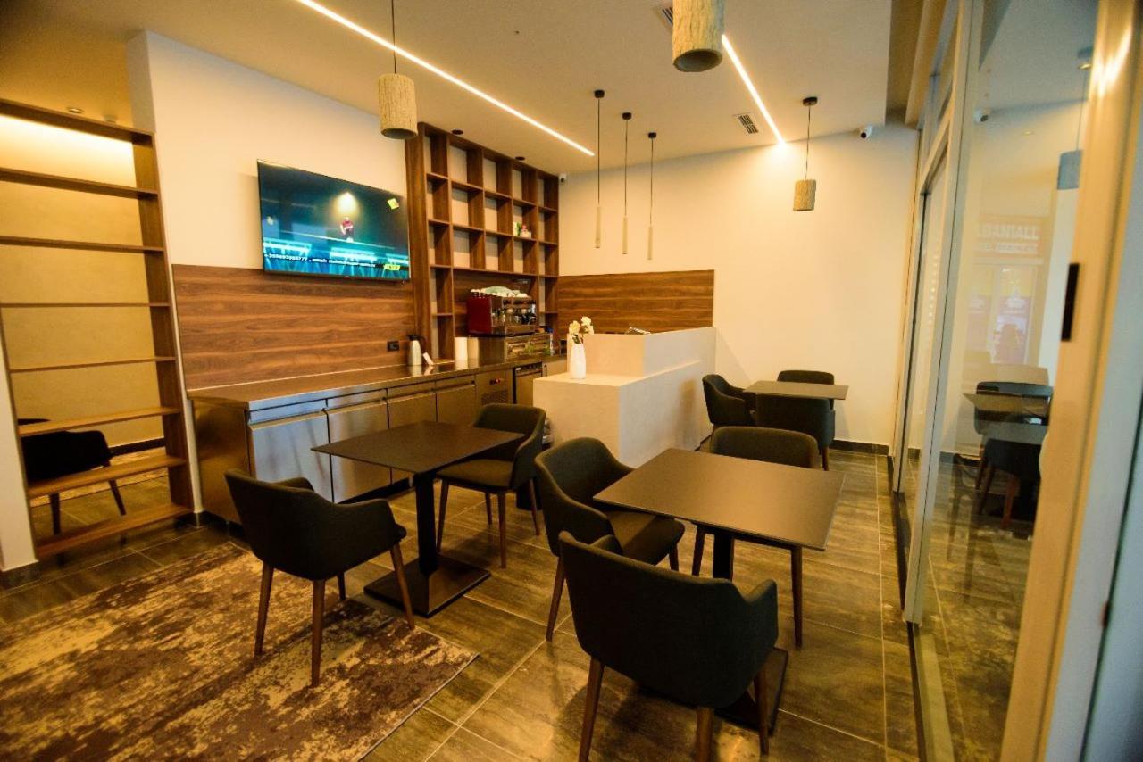 Hotel Zeneli Vlorë Extérieur photo